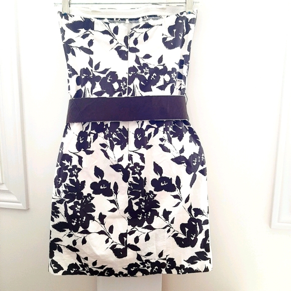 Floral Le Chateau Dress - Picture 2 of 4